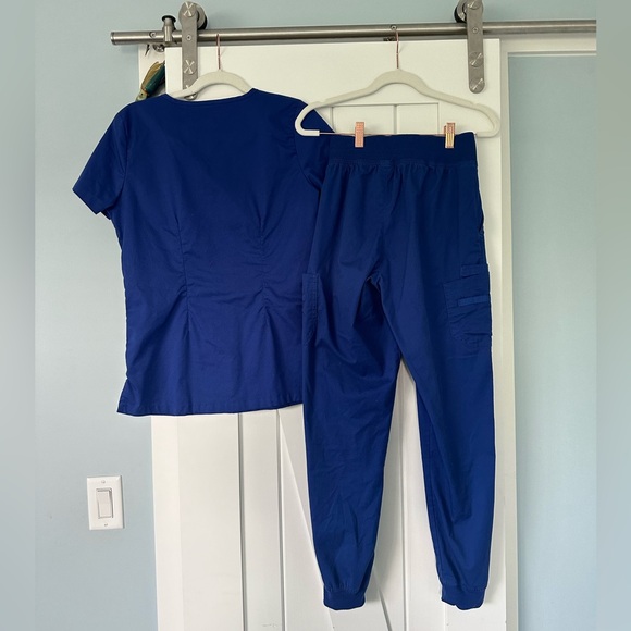 Uniform Advantage Butter-Soft STRETCH women’s scrub set. Lightly used - Picture 2 of 6